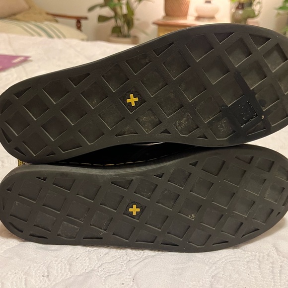 DR.MARTENS WOMENS SHERIDAN LACE-UP BOOT - BLACK - Picture 4 of 7